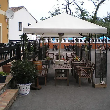 Hotell Alonso Llanes