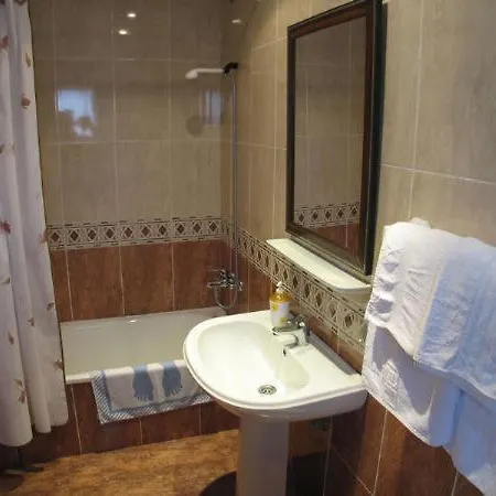 فندق Alonso يانس